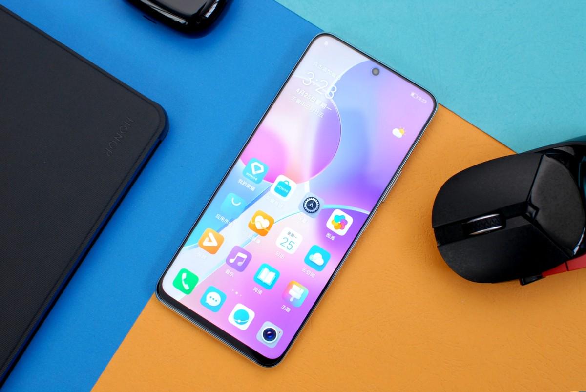 荣耀play 5t pro,荣耀play5tPro 荣耀play6tpro评测一款大有可玩的千元机