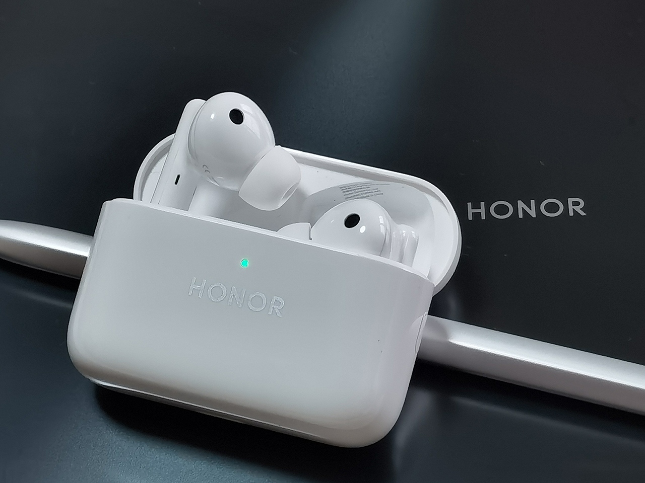 荣耀earbuds-2-se-.jpg