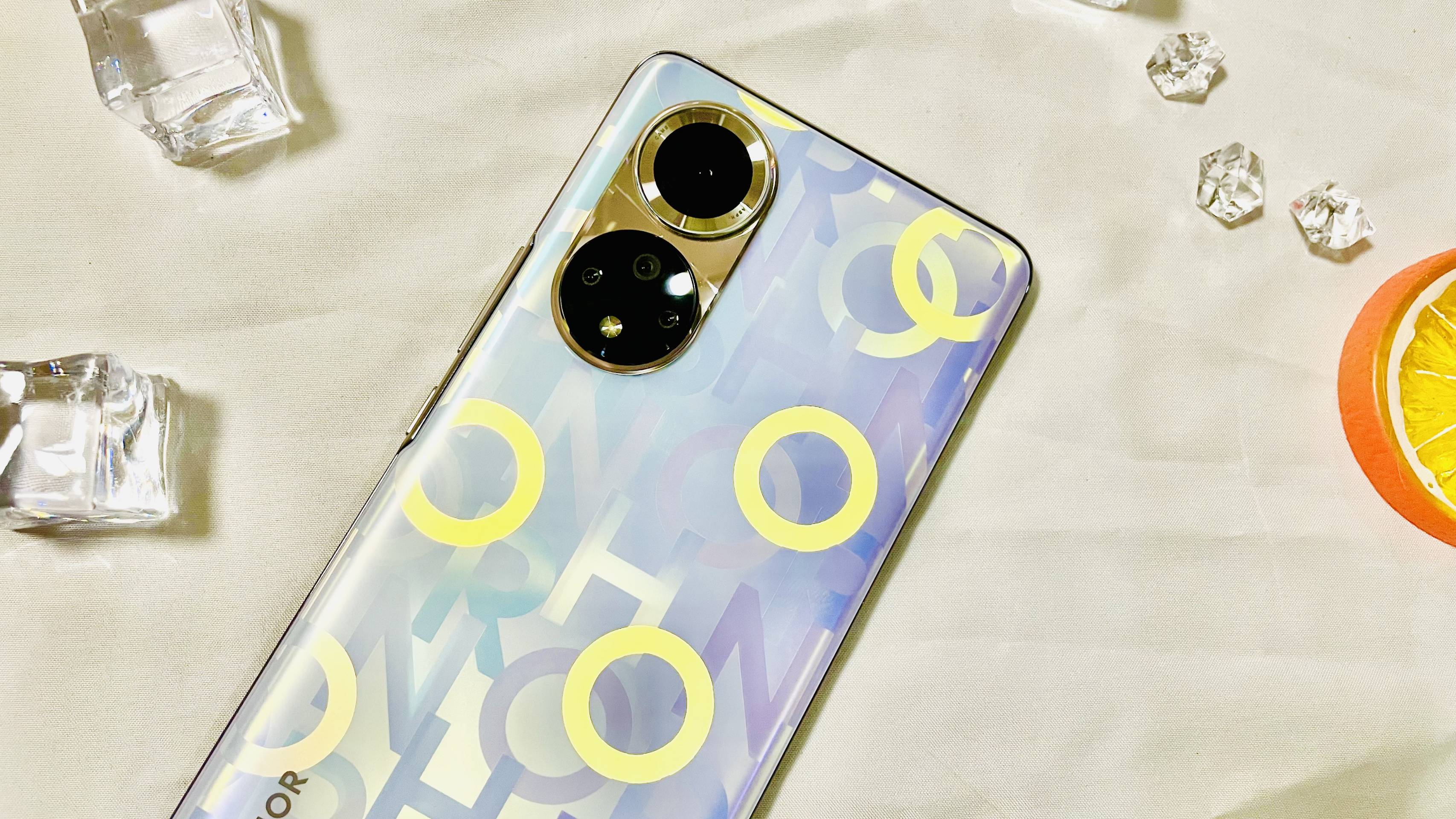 花里胡哨荣耀50新配色荣耀密码开箱上手