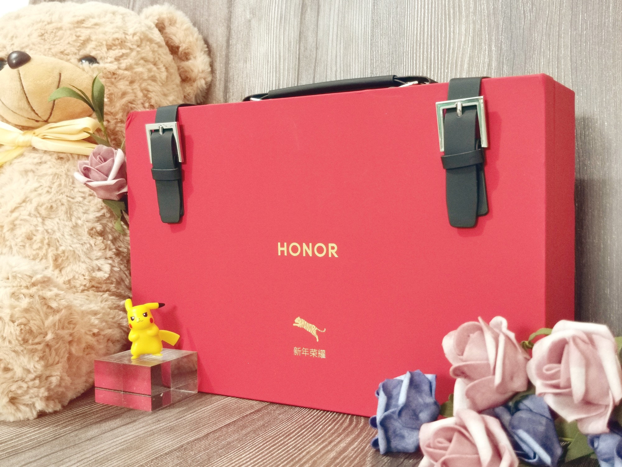 开箱2022荣耀新年礼盒
