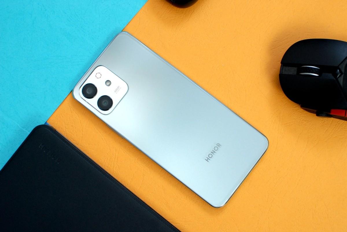 荣耀play6tpro评测一款大有可玩的千元机