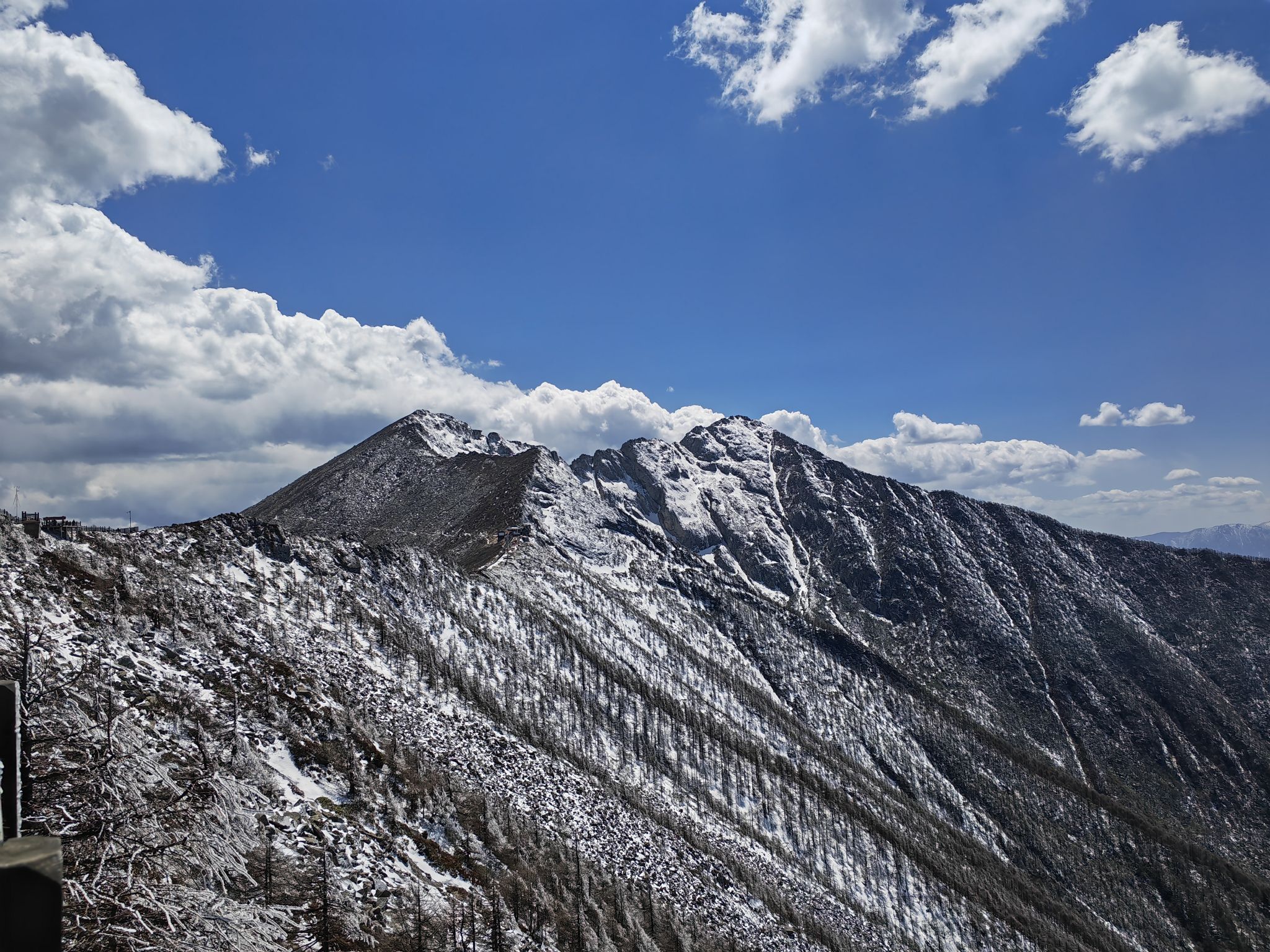 太白积雪顶底之差坏笑