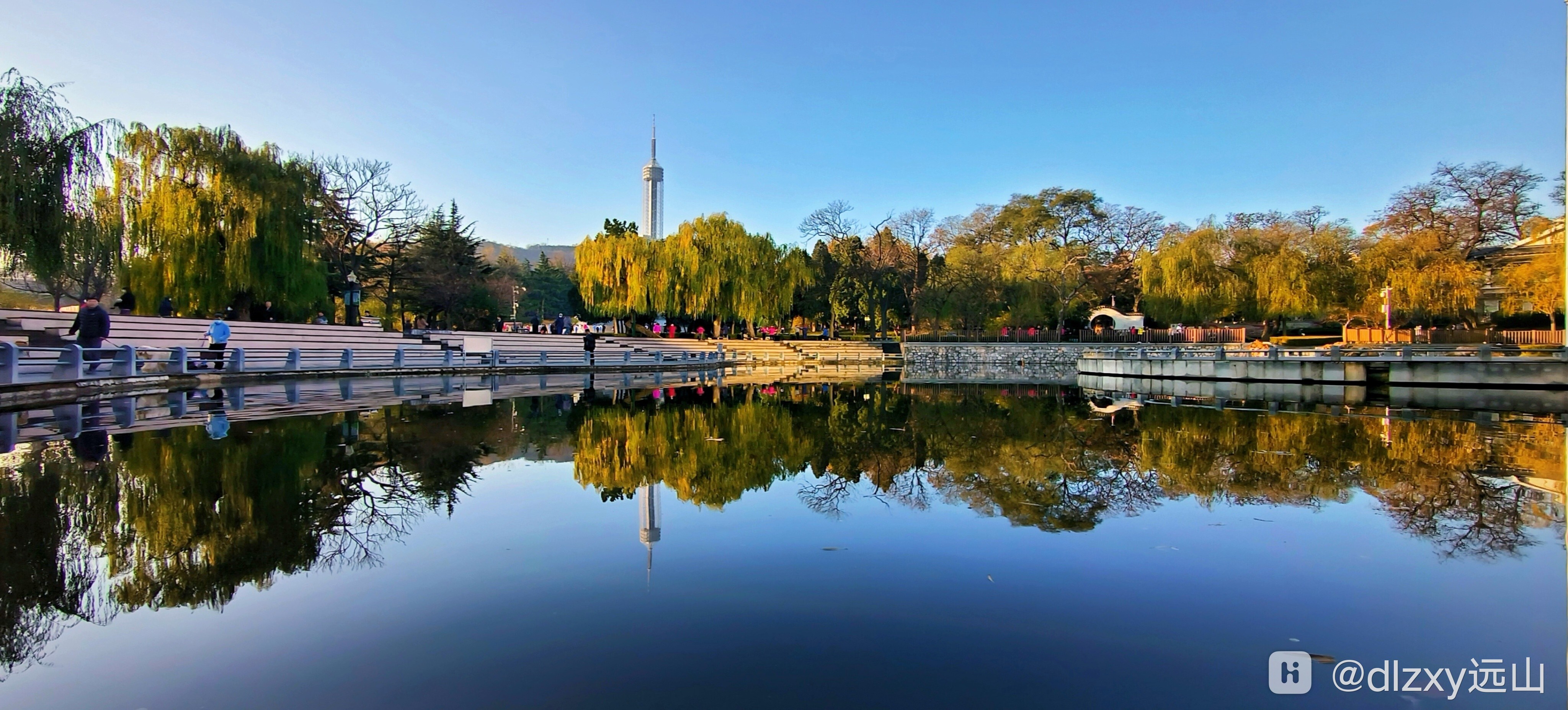 首页>版块>>兴趣街区>>爱摄影>>晨光中的倒影>