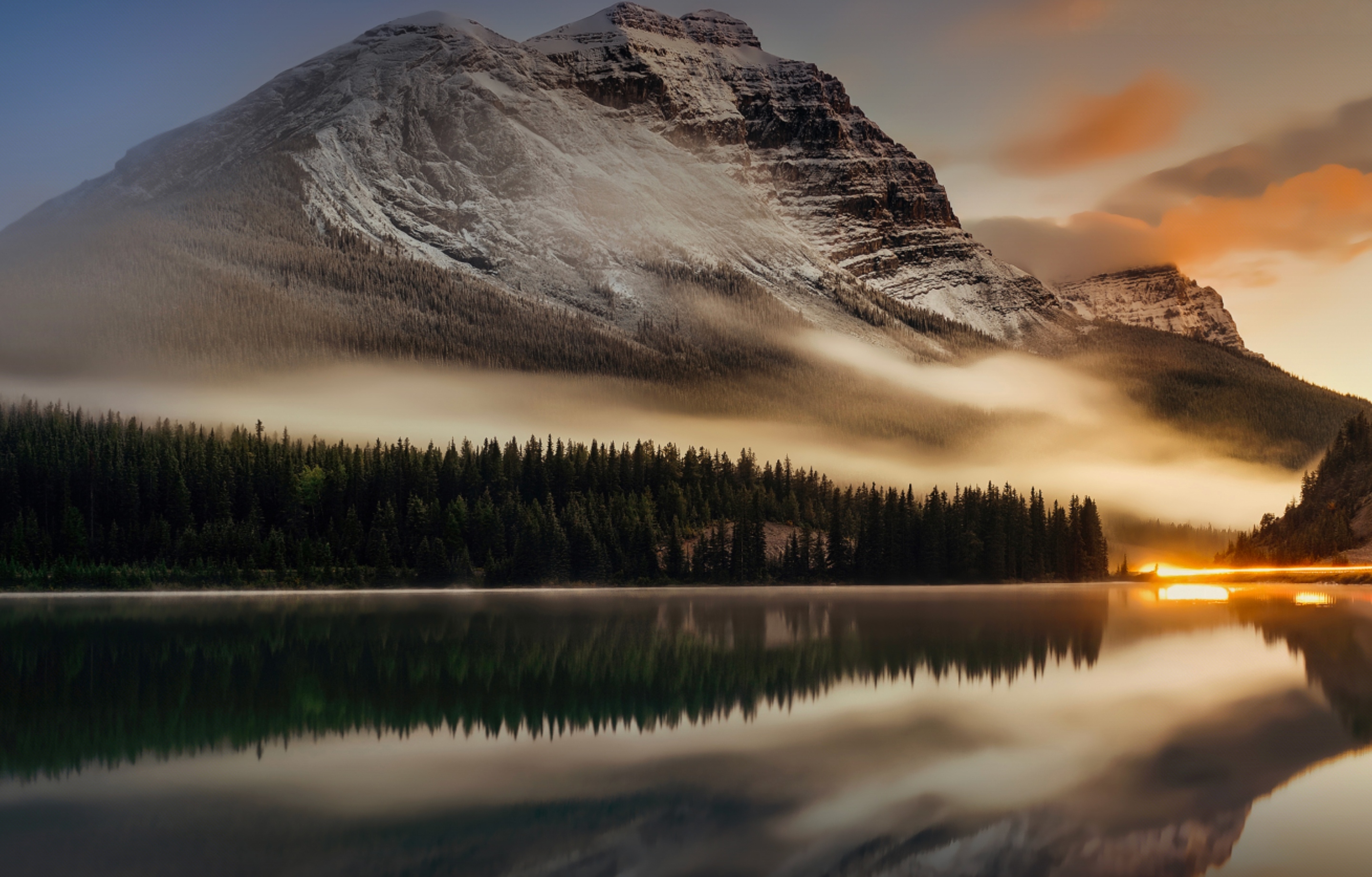 magicpad13自带杂志锁屏壁纸"雪峰晨曦"分享