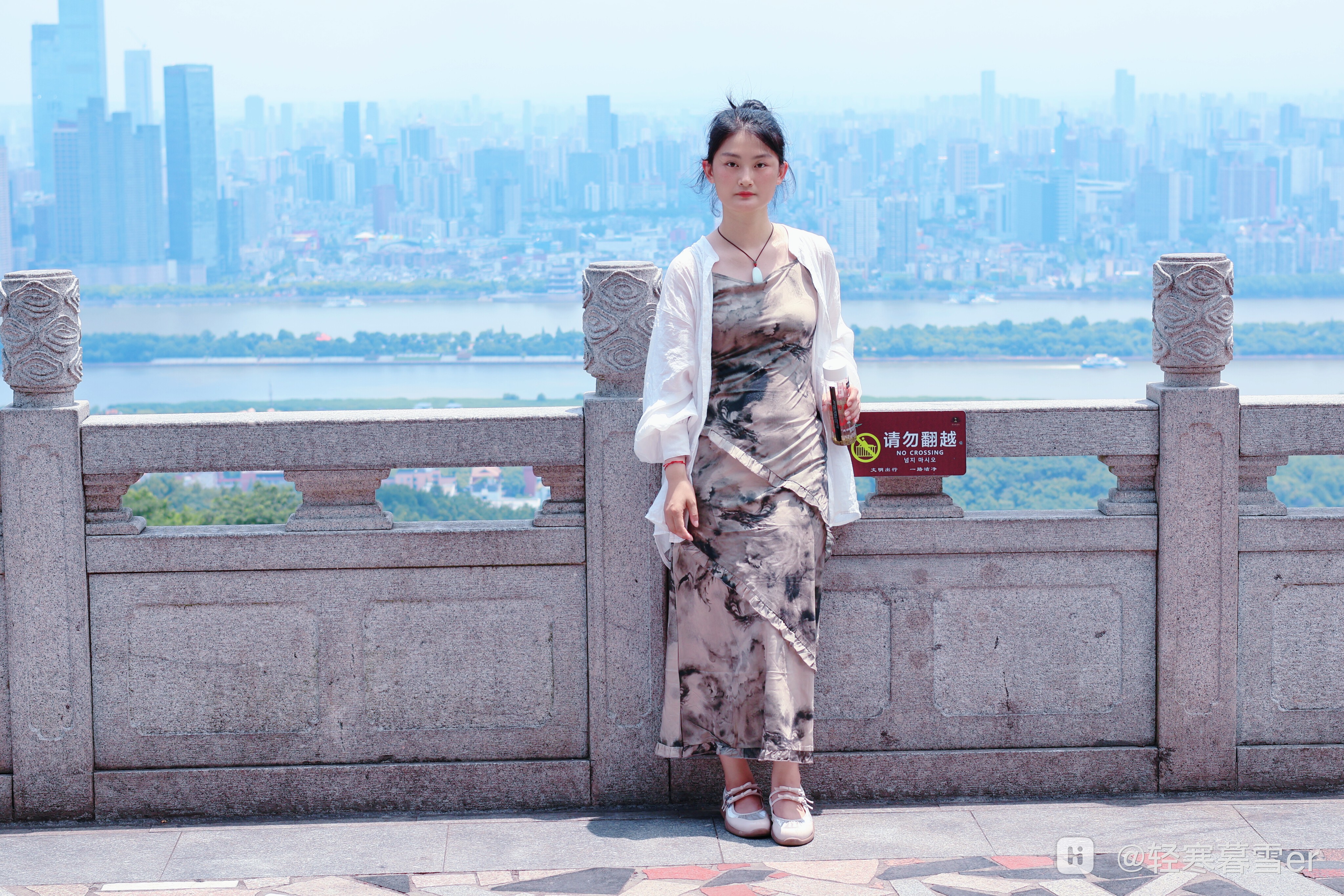 retouch_2026041709292433.jpg
