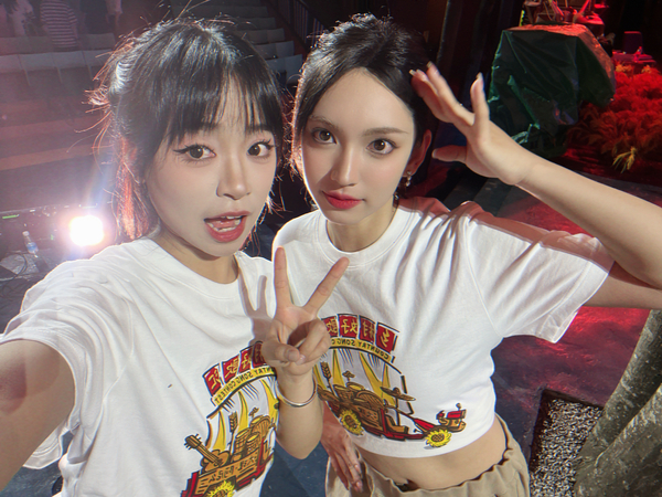 闪耀女生｜快乐工作日,爱摄影-荣耀俱乐部