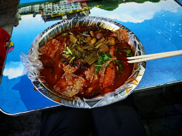 又来吃螺蛳粉啦,爱美食-荣耀俱乐部