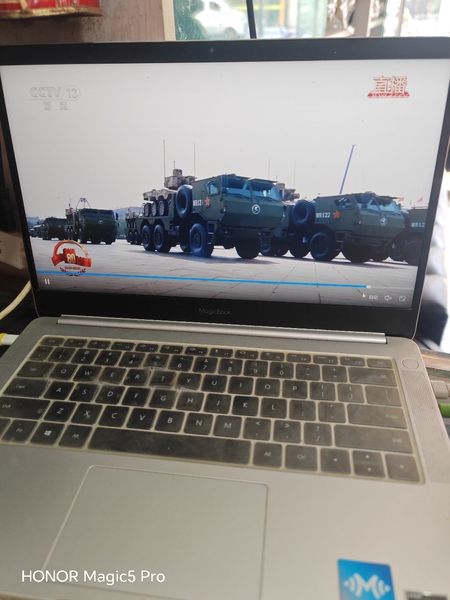 用荣耀手机看阅兵仪式。,荣耀Magic5系列-荣耀俱乐部