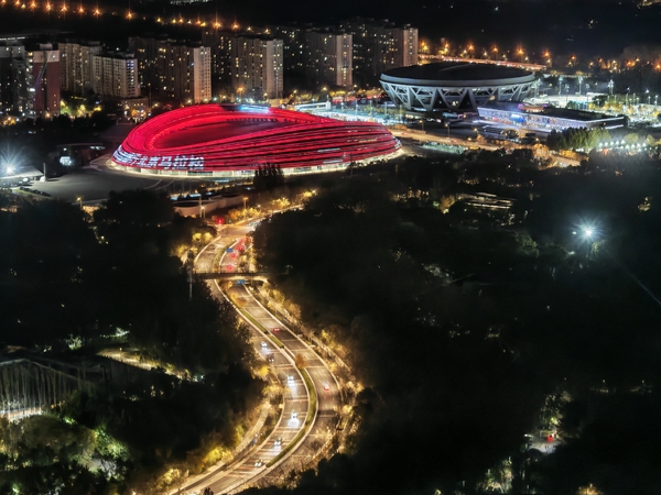 夜神显威 ｜鸟瞰城市,荣耀Magic8系列-荣耀俱乐部