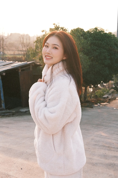 【闪耀女生】回村的生活,爱摄影-荣耀俱乐部