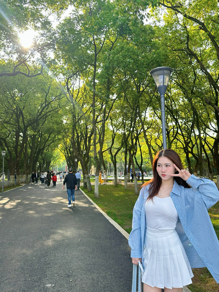 【闪耀女生】春天溜溜哒哒来到我身旁,爱摄影-荣耀俱乐部