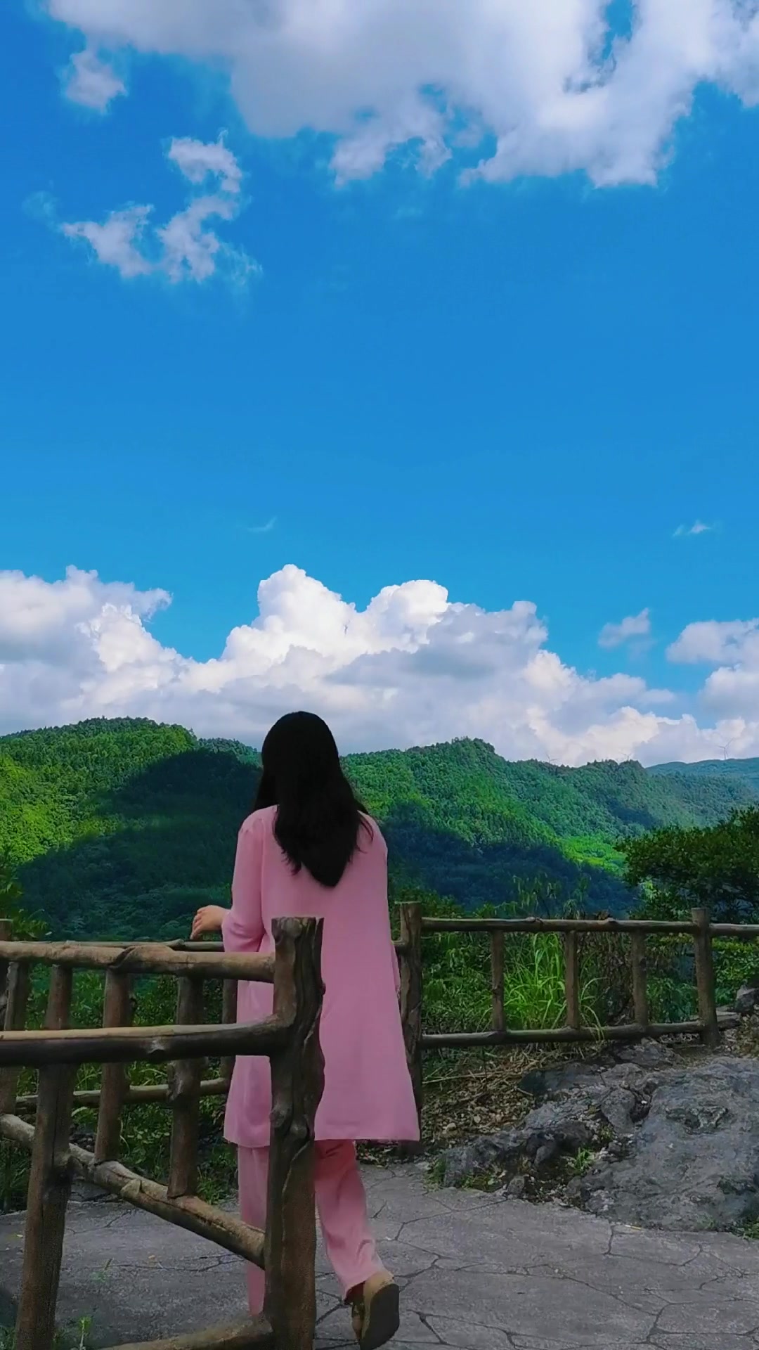 闪耀女生|跋山涉水蓝天白云,爱摄影-荣耀俱乐部